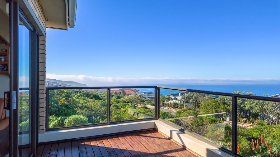 5 Bedroom Property for Sale in Village On Sea Western Cape